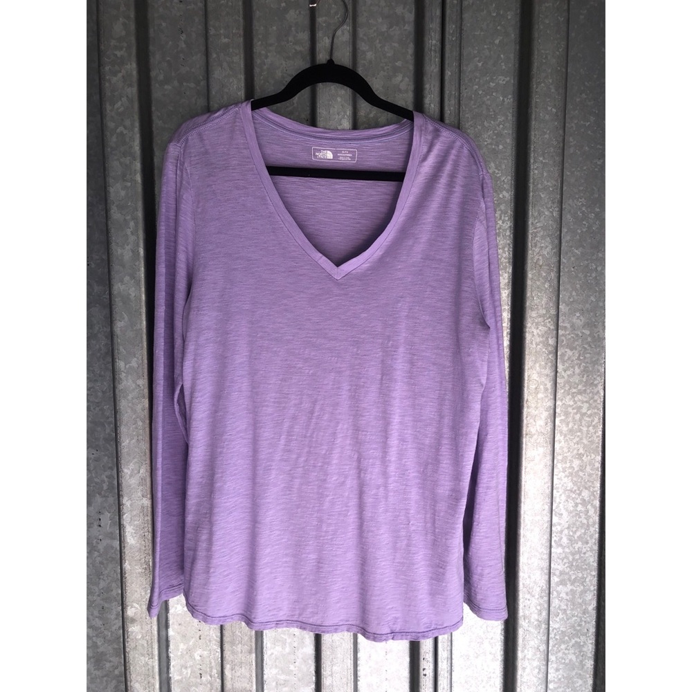 10/$30🛍 North Face V Neck Soft Tee Sz XL